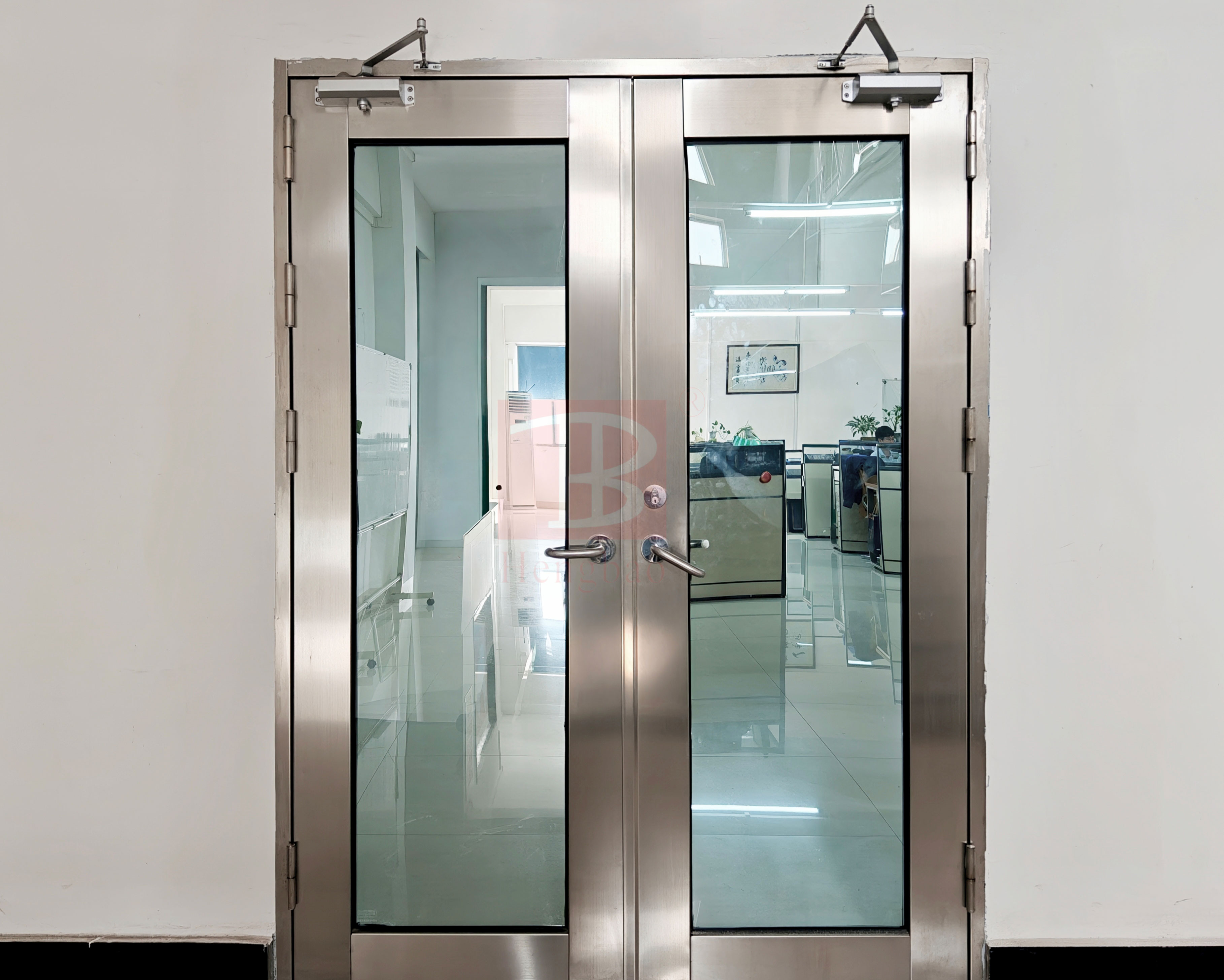 闭门器防火玻璃门