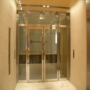 防火玻璃门解说高楼发生火灾的注意事项