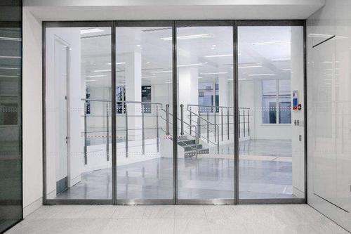 高透型灌浆防火玻璃使用的什么防火液